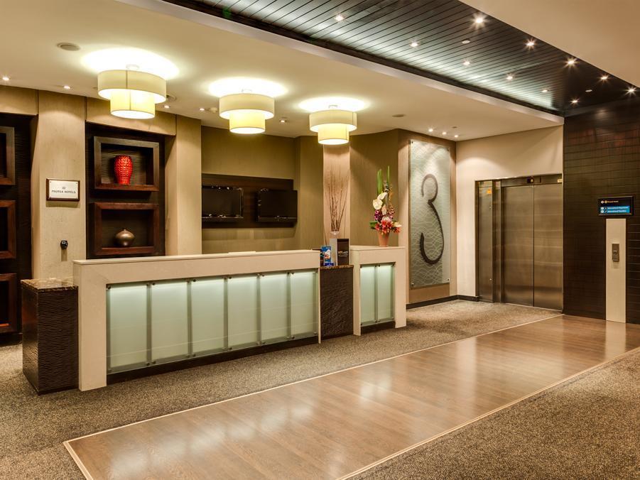 Protea Hotel By Marriott Transit O.R. Tambo Airport Kempton Park Bagian luar foto