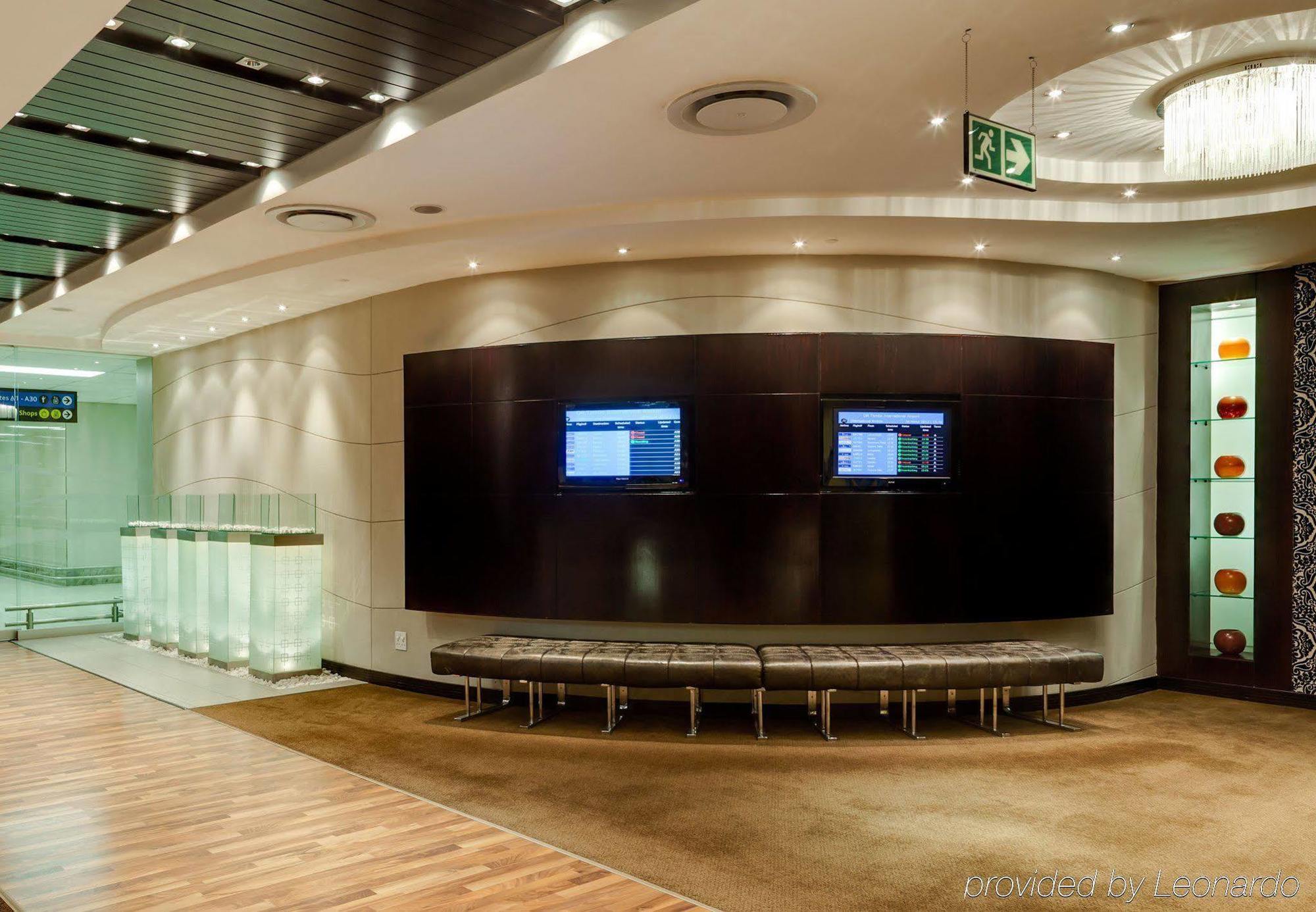 Protea Hotel By Marriott Transit O.R. Tambo Airport Kempton Park Bagian luar foto